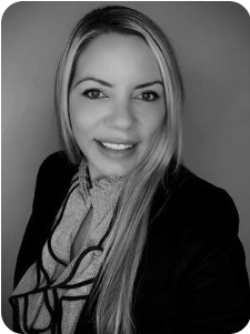 professional photo of mortgage originator Christine Frost nmls 2035033